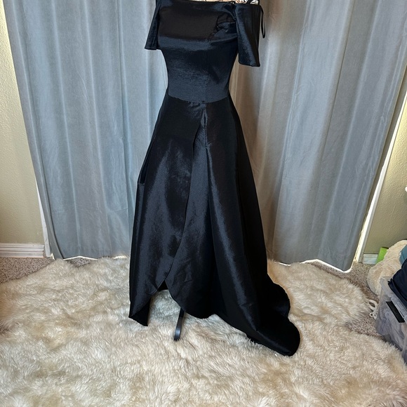 Bebe - Picture 3 of 6